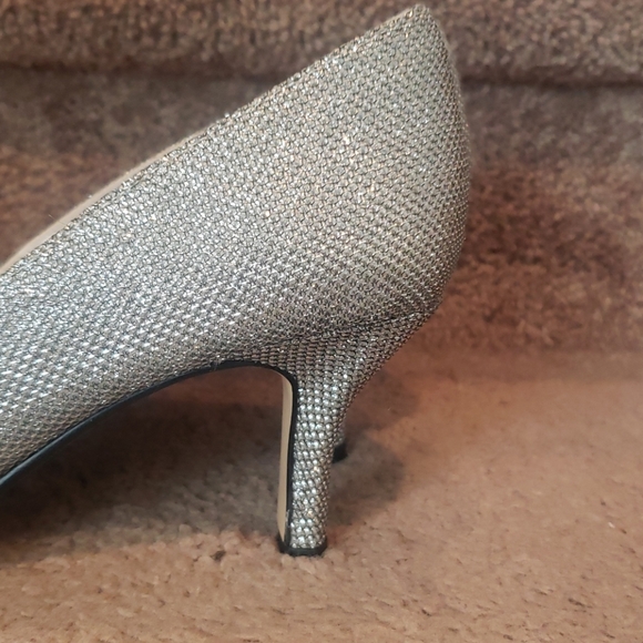 Heels - Picture 2 of 6